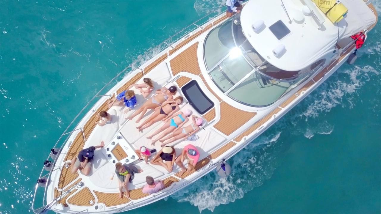 Private cabin aboard Azul yacht