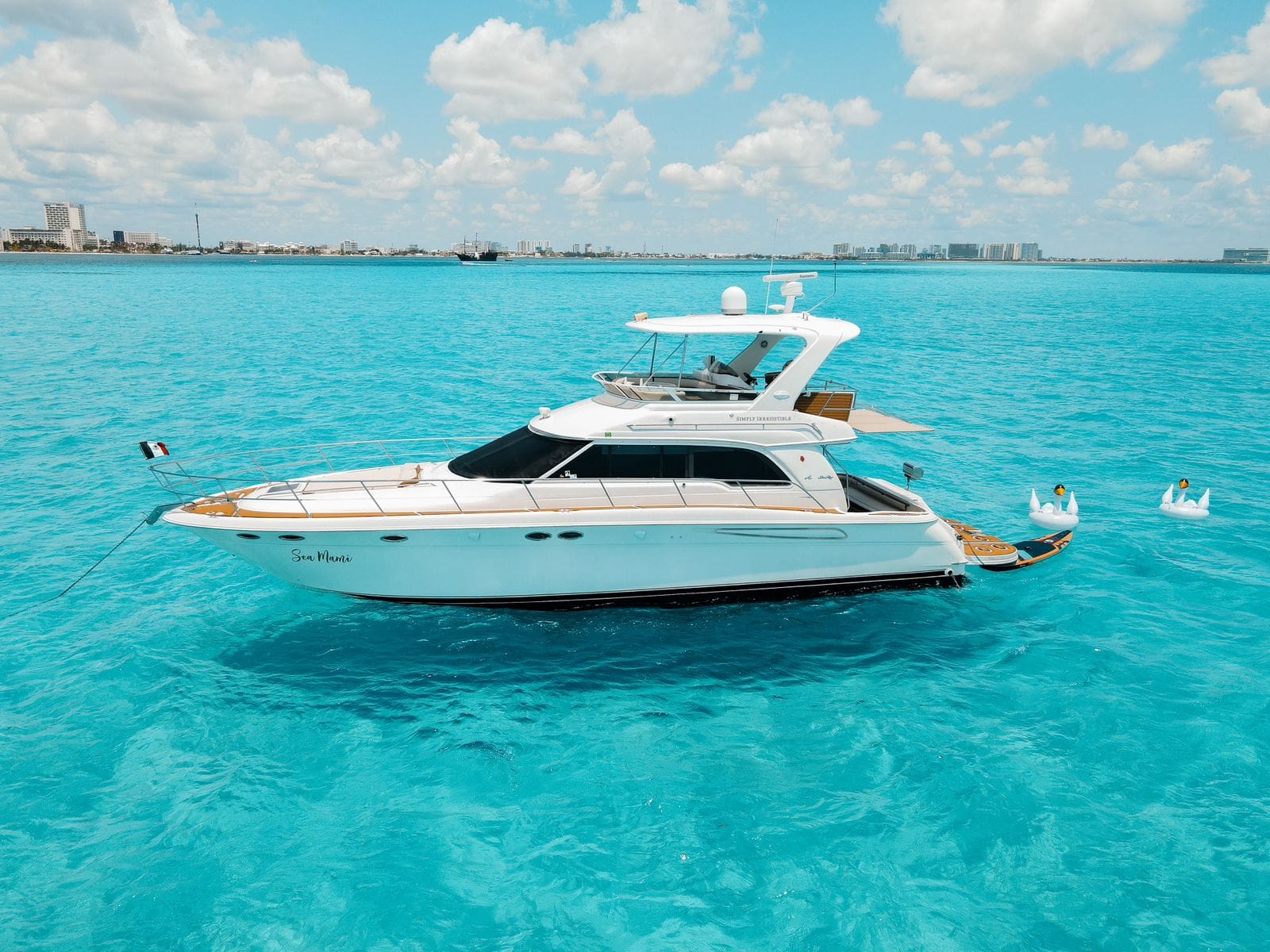 Sea Mami Cancun Yacht Rental Sea Ray 52 Flybridge