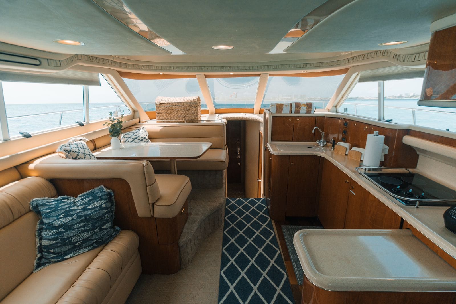 Sea Mami Flybridge yacht