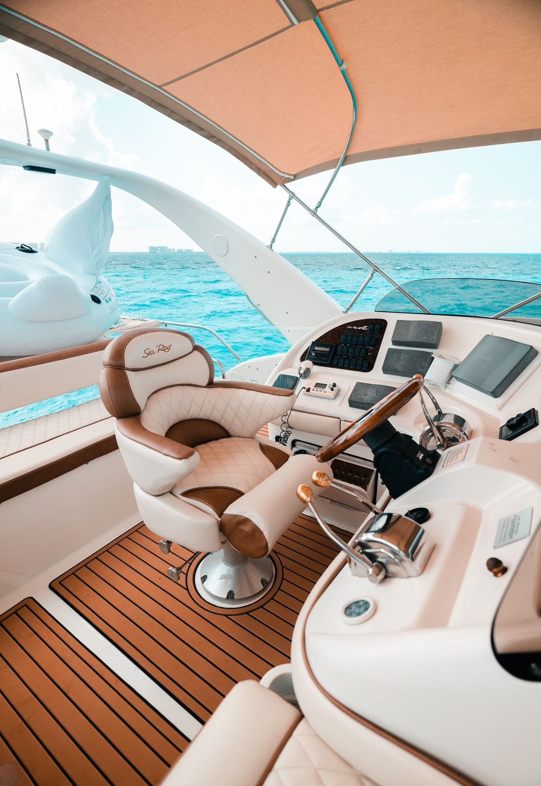 Sea Monkey flybridge yacht