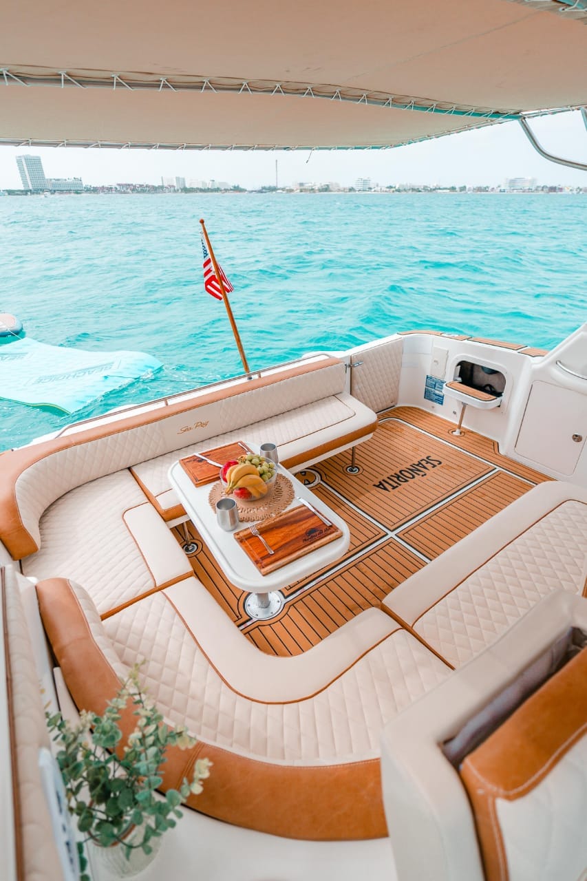 Sea Ray 43 Cancun